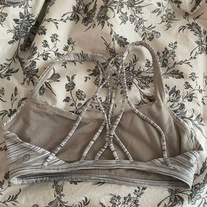 Lululemon sports bra
